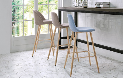 Стул полубарный 350S голубой/дерево. Фото